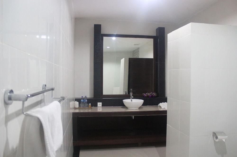 Palm Garden Hotel Sanur  Exterior photo